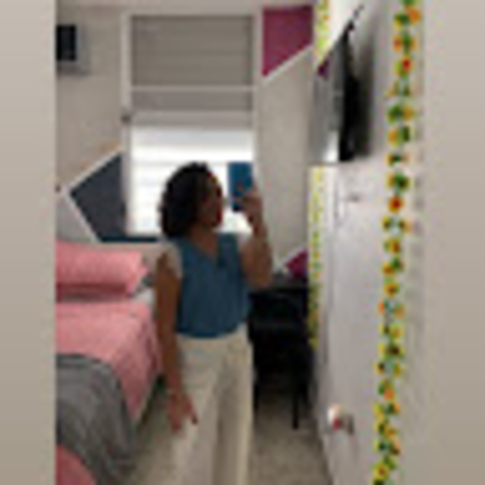 Meet your Posher, Ithzarie